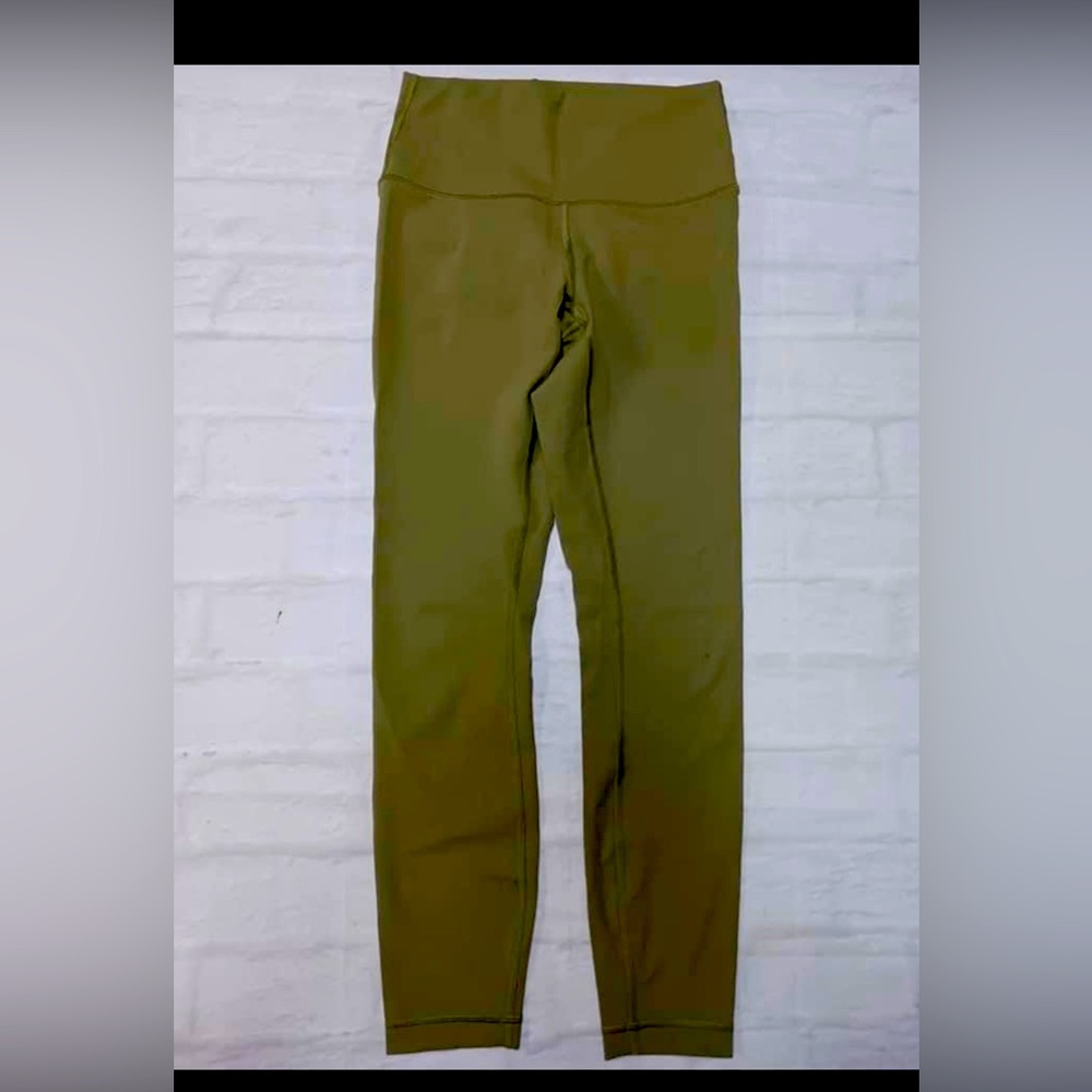 Lululemon size 4 aligns!